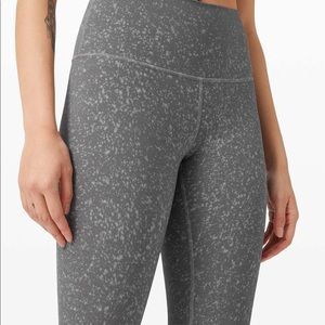 Lululemon Wunder Under high rise leggings in 21” length